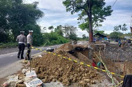 Jelang Nataru Sat Lantas Polres Simalungun Lakukan Survei Jalan di Jalur Siantar-Parapat Jelang Nataru Sat Lantas Polres Simalungun Lakukan Survei Jalan di Jalur Siantar-Parapat