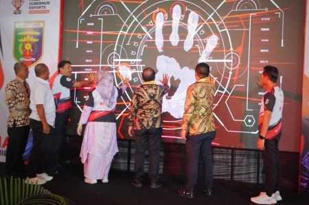 Pj. Gubernur Lampung Buka Piala Gubernur Esports 2024, Dorong Talenta Muda Adaptif Teknologi Pj. Gubernur Lampung Buka Piala Gubernur Esports 2024, Dorong Talenta Muda Adaptif Teknologi