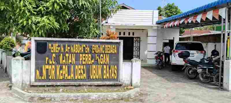 Tak Memberikan Contoh Teladan, Warga Desak Sekdes Desa Lubuk Bayas Mundur Usai Digrebek Tengah Malam Tak Memberikan Contoh Teladan, Warga Desak Sekdes Desa Lubuk Bayas Mundur Usai Digrebek Tengah Malam