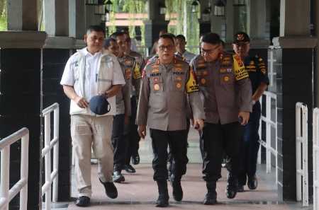 Kapolda Lampung Pantau Kesiapan Pelabuhan Bakauheni Sambut Nataru 2024/2025 Kapolda Lampung Pantau Kesiapan Pelabuhan Bakauheni Sambut Nataru 2024/2025