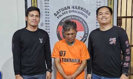 Sat Narkoba Polres Simalungun Ringkus Pengedar Narkoba, Amankan Sabu dan Ganja 151,9 Gram Sat Narkoba Polres Simalungun Ringkus Pengedar Narkoba, Amankan Sabu dan Ganja 151,9 Gram