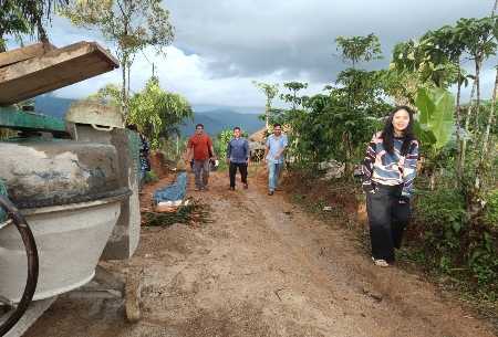 Masyarakat Pekon Rejosari Kecamatan Ulubelu Swadaya Pembuatan Rel Jalan Masyarakat Pekon Rejosari Kecamatan Ulubelu Swadaya Pembuatan Rel Jalan