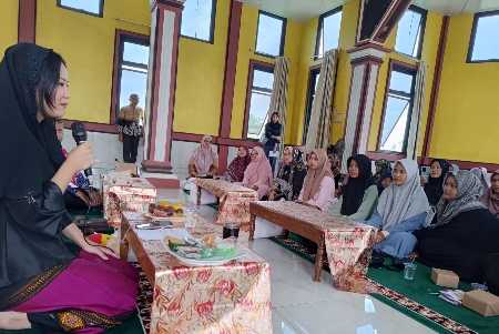 Kaum Perempuan Harus Paham Literasi dan Inklusi Keuangan Untuk Memperkuat Ekonomi Keluarga Kaum Perempuan Harus Paham Literasi dan Inklusi Keuangan Untuk Memperkuat Ekonomi Keluarga