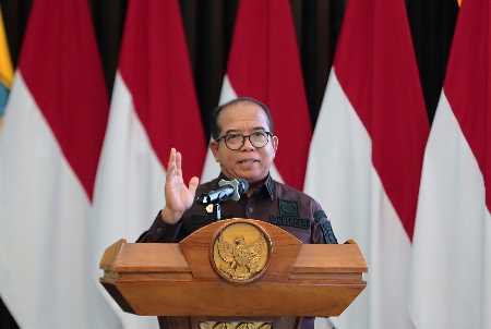 Pj. Gubernur Samsudin Paparkan Capaian Pembangunan dalam Acara Refleksi Akhir Tahun 2024 Pj. Gubernur Samsudin Paparkan Capaian Pembangunan dalam Acara Refleksi Akhir Tahun 2024