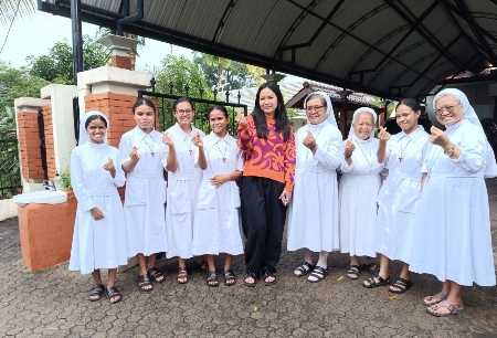 Silaturahmi Natal di Provinsialat Suster FSGM, Senator Almira Kunjungi Griya Anselma Silaturahmi Natal di Provinsialat Suster FSGM, Senator Almira Kunjungi Griya Anselma