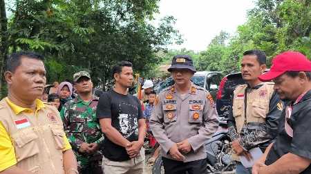 Banjir Bandang di Nagori Bangun Raya, Polres Simalungun Evakuasi Dua Korban Meninggal Banjir Bandang di Nagori Bangun Raya, Polres Simalungun Evakuasi Dua Korban Meninggal