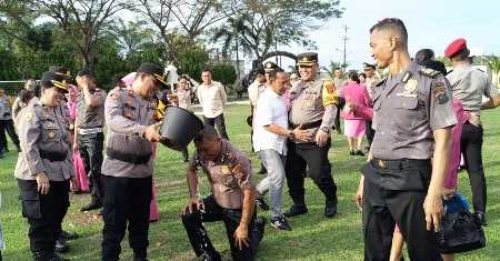 Kapolres Beri Motivasi Tingkatkan Kinerja, 36 Personel Polres Sergai Naik Pangkat Kapolres Beri Motivasi Tingkatkan Kinerja, 36 Personel Polres Sergai Naik Pangkat
