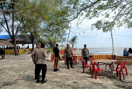 Polres Sergai Jamin Keamanan Objek Wisata Pantai Cermin, Kerahkan 40 Personel Tambahan Polres Sergai Jamin Keamanan Objek Wisata Pantai Cermin, Kerahkan 40 Personel Tambahan