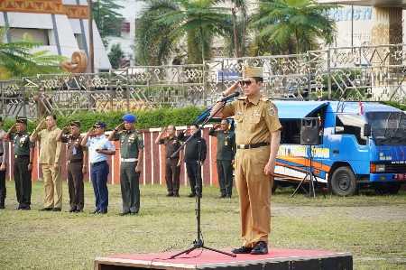 Pj. Sekdaprov Lampung Pimpin Upacara Bulanan, Apresiasi Sinergi Pemda dan Forkompinda Jaga Kondusifitas Pj. Sekdaprov Lampung Pimpin Upacara Bulanan, Apresiasi Sinergi Pemda dan Forkompinda Jaga Kondusifitas