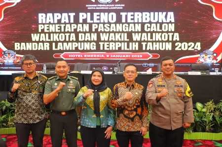 Kasdim 0410/KBL Hadiri Pleno Penetapan Paslon Walikota dan Wawalikota Bandar Lampung Terpilih Kasdim 0410/KBL Hadiri Pleno Penetapan Paslon Walikota dan Wawalikota Bandar Lampung Terpilih