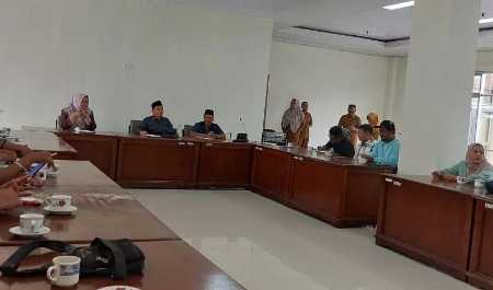 Dampak Tunda Bayar, Ketua DPRD Pasaman Nelfri Asfandi Beri Solusi Dampak Tunda Bayar, Ketua DPRD Pasaman Nelfri Asfandi Beri Solusi