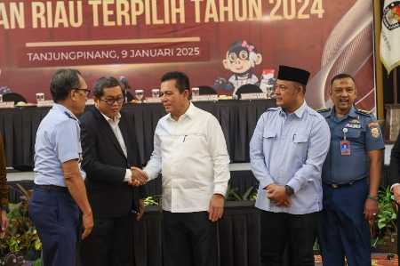 Ansar-Nyanyang Resmi Ditetapkan KPU Sebagai Gubernur dan Wakil Gubernur Kepri Terpilih Ansar-Nyanyang Resmi Ditetapkan KPU Sebagai Gubernur dan Wakil Gubernur Kepri Terpilih