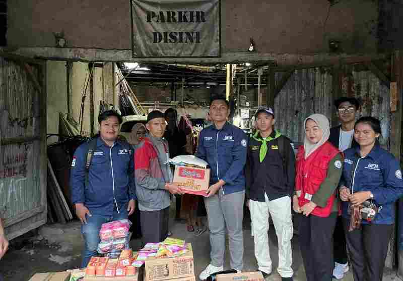 BEM IIB Darmajaya Salurkan Bantuan untuk Korban Banjir di Kampung Sinar Binglu BEM IIB Darmajaya Salurkan Bantuan untuk Korban Banjir di Kampung Sinar Binglu