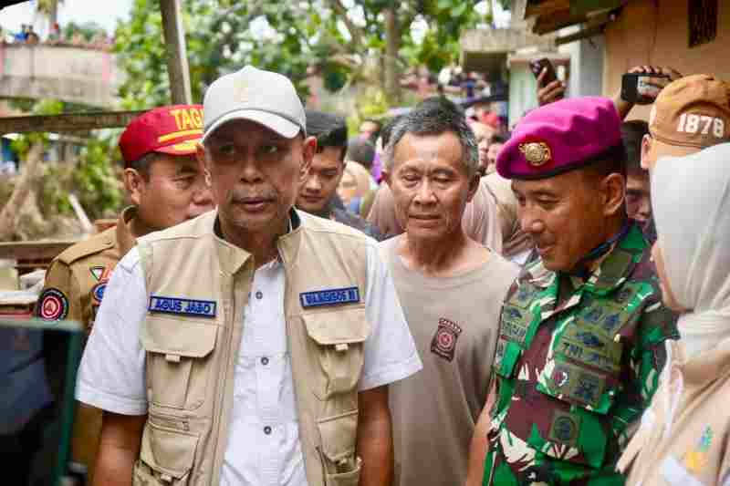 Brigif 4 Marinir Bersama PT. Asia Makmur Laksanakan Pembersihan dan Baksos Kepada Masyarakat Brigif 4 Marinir Bersama PT. Asia Makmur Laksanakan Pembersihan dan Baksos Kepada Masyarakat