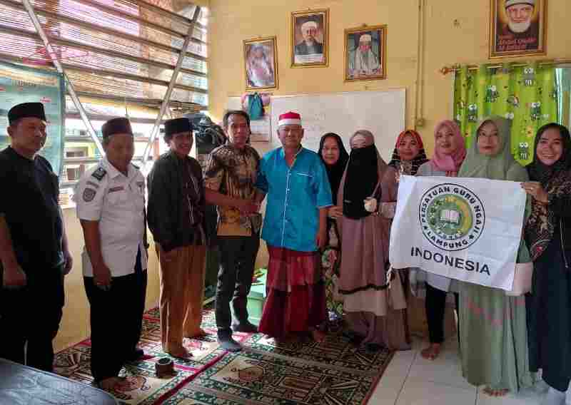 PGNI Lampung Beri Bantuan Korban Banjir di Beberapa Wilayah Kota Bandar Lampung PGNI Lampung Beri Bantuan Korban Banjir di Beberapa Wilayah Kota Bandar Lampung