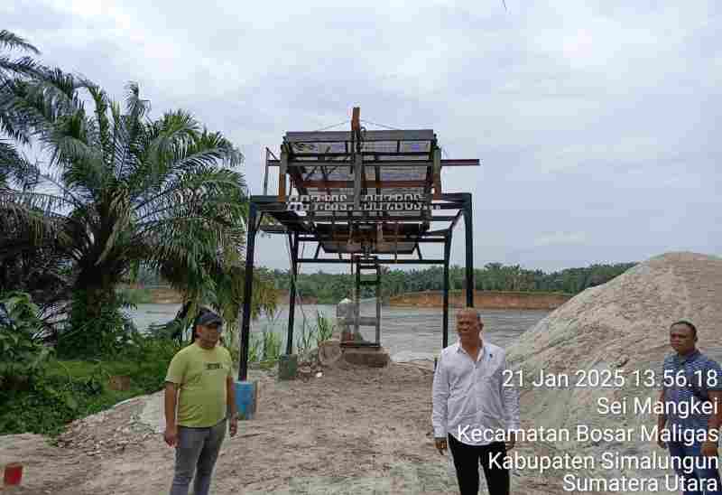 Sat Reskrim Polres Simalungun Grebek Lokasi Tambang Pasir Diduga Ilegal Sat Reskrim Polres Simalungun Grebek Lokasi Tambang Pasir Diduga Ilegal