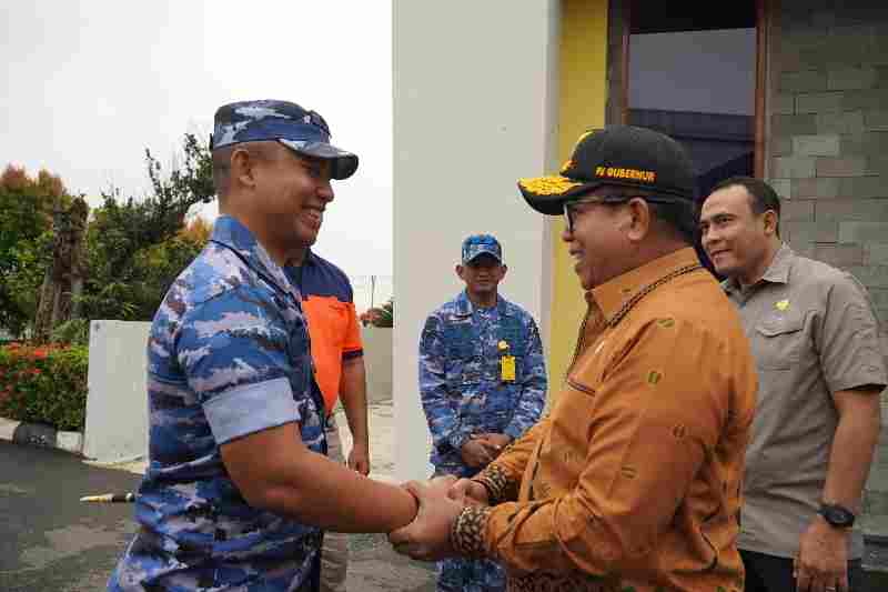 Pj. Gubernur Samsudin Resmi Lepas Operasi Modifikasi Cuaca untuk Cegah Banjir di Lampung Pj. Gubernur Samsudin Resmi Lepas Operasi Modifikasi Cuaca untuk Cegah Banjir di Lampung
