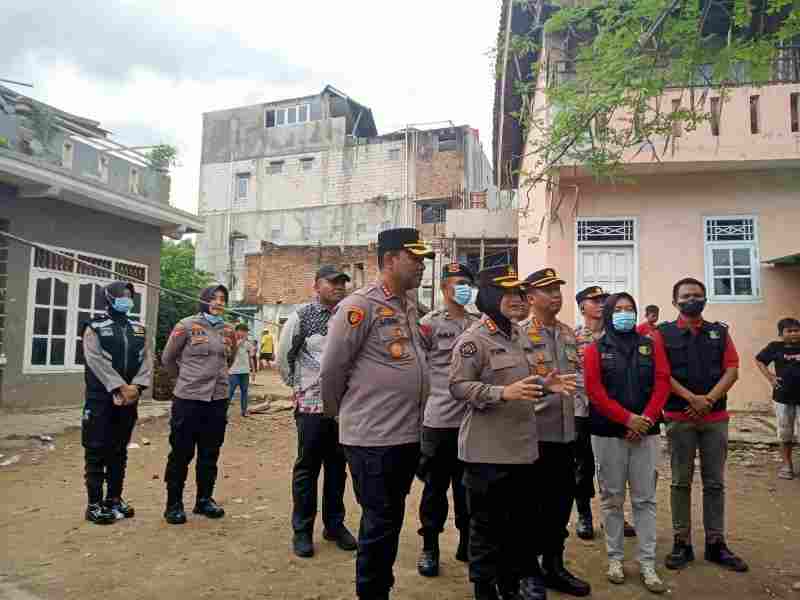 Polda Lampung Gelar Fogging dan Edukasi Cegah Demam Berdarah Polda Lampung Gelar Fogging dan Edukasi Cegah Demam Berdarah