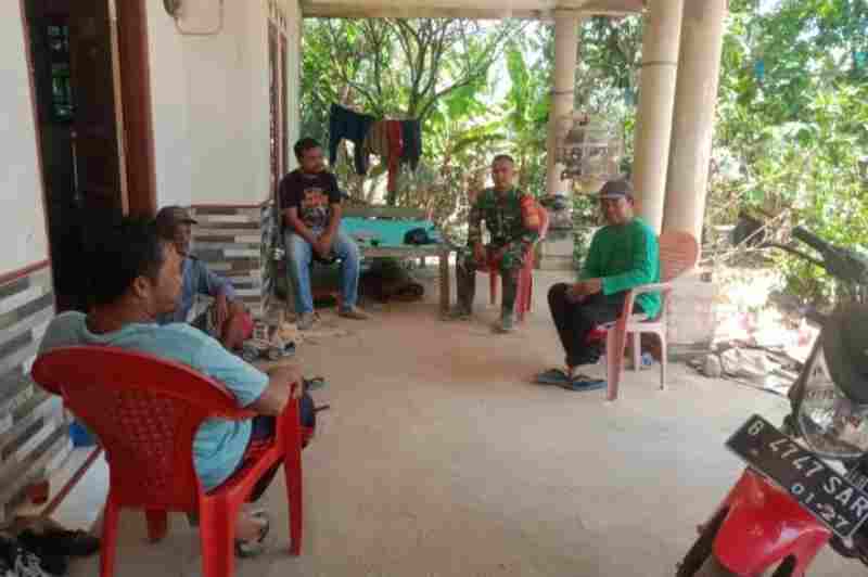 Babinsa 426-05 PA, Ciptakan Ke akraban Dengan Warga Binaan Melalui Komsos Babinsa 426-05 PA, Ciptakan Ke akraban Dengan Warga Binaan Melalui Komsos