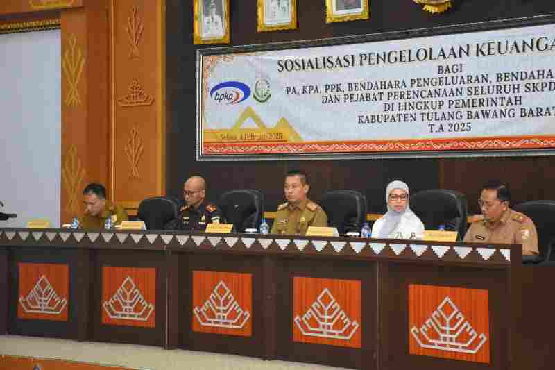 Pj Sekda Perana Putra Buka Sosialisasi Pengelola Keuangan Daerah Pj Sekda Perana Putra Buka Sosialisasi Pengelola Keuangan Daerah