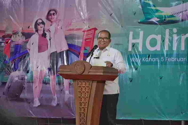 Dorong Pertumbuhan Ekonomi, Pj. Gubernur Samsudin Resmikan Rute Penerbangan Way Kanan-Jakarta Dorong Pertumbuhan Ekonomi, Pj. Gubernur Samsudin Resmikan Rute Penerbangan Way Kanan-Jakarta