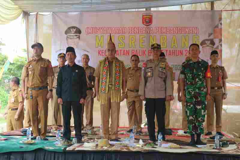 Drs. Ismet Inoni Serap Aspirasi Masyarakat Melalui Musrenbang di 2 Kecamatan Drs. Ismet Inoni Serap Aspirasi Masyarakat Melalui Musrenbang di 2 Kecamatan