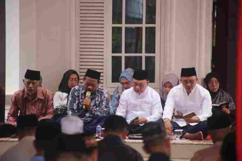 Parosil Mabsus-Mad Hasnurin Menggelar Doa Bersama Menjelang Pelantikan Kepala Daerah Serentak Parosil Mabsus-Mad Hasnurin Menggelar Doa Bersama Menjelang Pelantikan Kepala Daerah Serentak