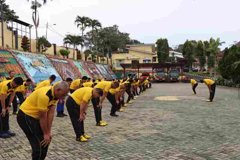 Keseruan Akhir Pekan, Polres Tanggamus Gelar Olahraga Bersama Keseruan Akhir Pekan, Polres Tanggamus Gelar Olahraga Bersama