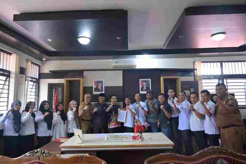Ketua DPRD Lambar Menerima Audensi Tenaga Honorer Sampaikan Aspirasi Terkait PPPK 2024 Ketua DPRD Lambar Menerima Audensi Tenaga Honorer Sampaikan Aspirasi Terkait PPPK 2024