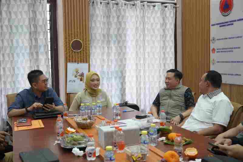 Respon Cepat Bencana, Wagub Jihan Gelar Rapat Penanganan dan Penanggulangan Banjir di Lampung Respon Cepat Bencana, Wagub Jihan Gelar Rapat Penanganan dan Penanggulangan Banjir di Lampung