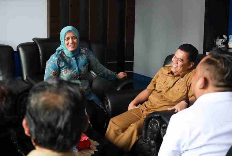 Ngantor Perdana, Wabup Deby Maryanti Lakukan Rapat Diskusi Program Unggulan Pemkab Bintan Ngantor Perdana, Wabup Deby Maryanti Lakukan Rapat Diskusi Program Unggulan Pemkab Bintan