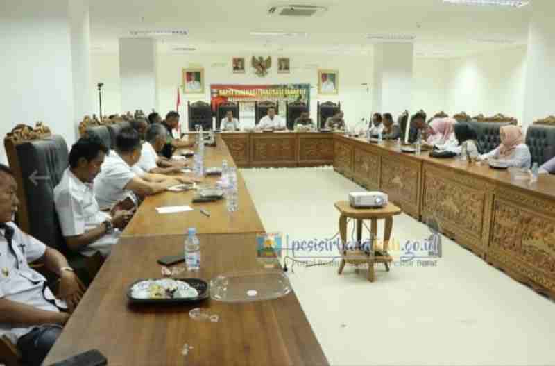 Pj Sekda Pesibar Buka Rapat Evaluasi Penanggulangan Konflik Manusia dan Satwa Liar Pj Sekda Pesibar Buka Rapat Evaluasi Penanggulangan Konflik Manusia dan Satwa Liar