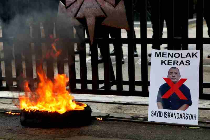 Massa Demo Tolak Sayid Iskandarsyah, Dewan Pers Diminta Evaluasi Pencalonan Massa Demo Tolak Sayid Iskandarsyah, Dewan Pers Diminta Evaluasi Pencalonan