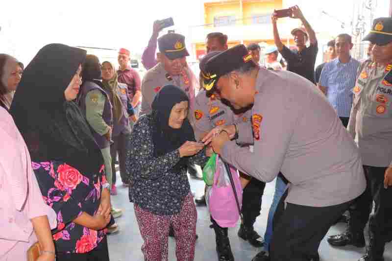 Baksos Presisi Sambut Ramadhan, Polresta Bandar Lampung Gandeng Mahasiswa-OKP Bagikan Paket Sembako Baksos Presisi Sambut Ramadhan, Polresta Bandar Lampung Gandeng Mahasiswa-OKP Bagikan Paket Sembako
