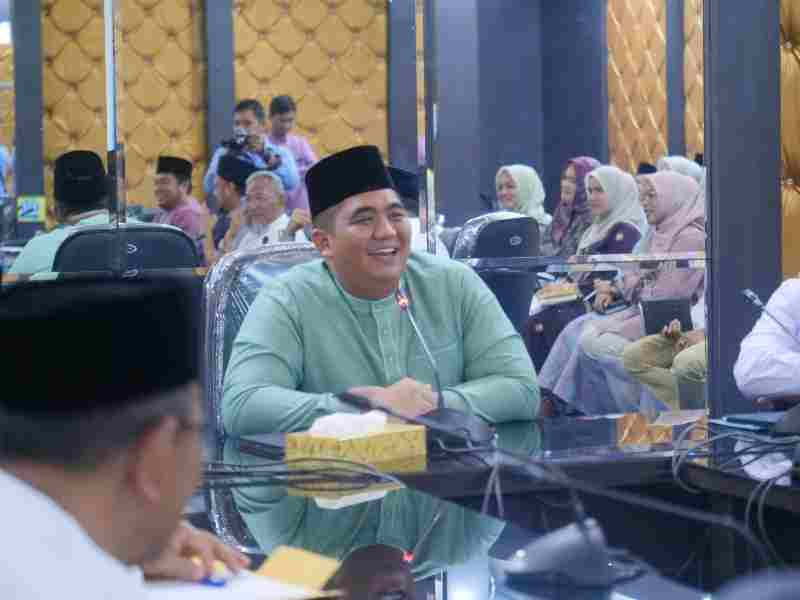 Bupati dan Wakil Bupati Bintan Gelar Rapat Staf Bersama Pimpinan OPD Bupati dan Wakil Bupati Bintan Gelar Rapat Staf Bersama Pimpinan OPD