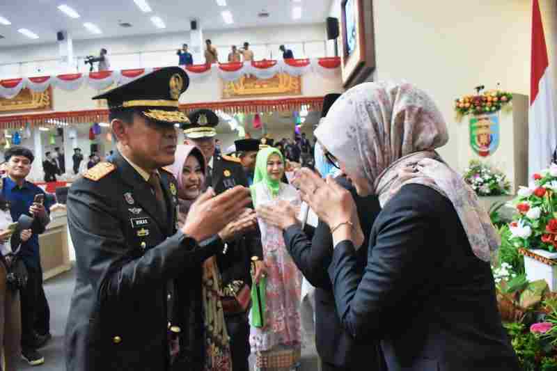 Danrem 043/Gatam Hadiri Sidang Paripurna DPRD Provinsi Lampung Danrem 043/Gatam Hadiri Sidang Paripurna DPRD Provinsi Lampung