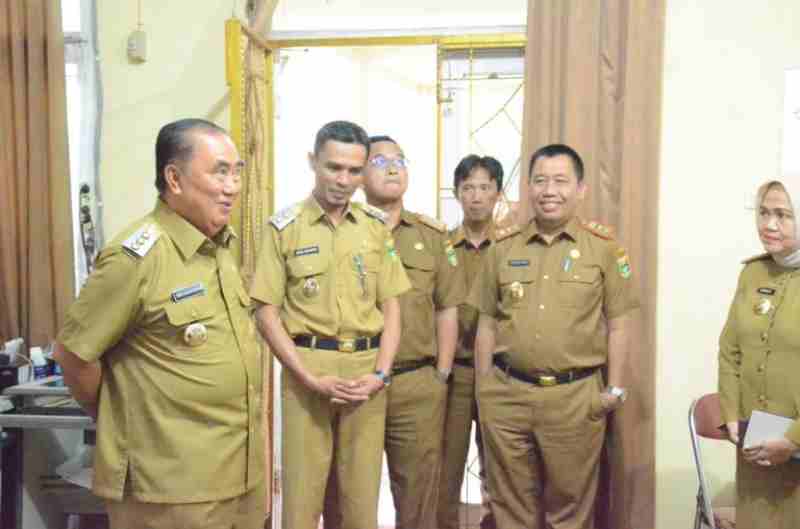 Bupati Tanggamus dan Wakil Lakukan Sidak Ke Sejumlah OPD di Hari Kedua Bekerja Bupati Tanggamus dan Wakil Lakukan Sidak Ke Sejumlah OPD di Hari Kedua Bekerja