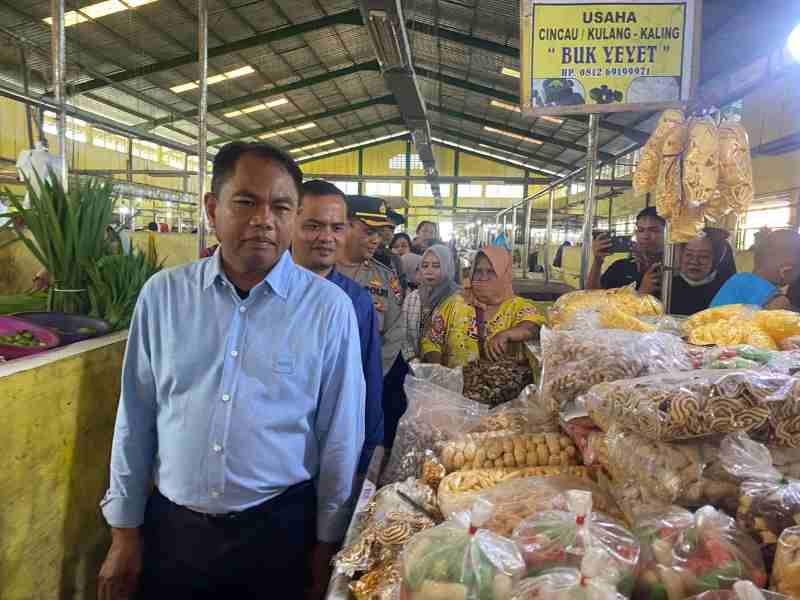 Bupati Sergai Sidak Pasar Jelang Idul Fitri, Pastikan Harga Stabil Bupati Sergai Sidak Pasar Jelang Idul Fitri, Pastikan Harga Stabil