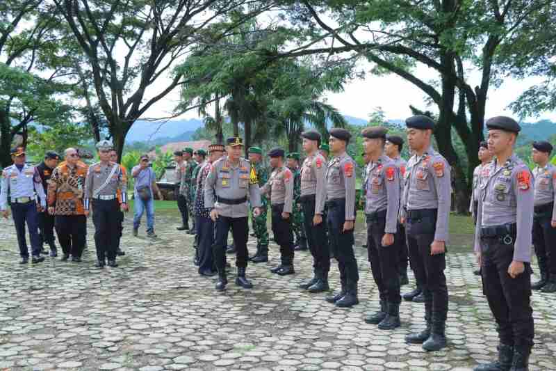 Ditandai Apel Gelar Pasukan, Polres Tanggamus Siap Laksanakan Operasi Ketupat Krakatau 2025 Ditandai Apel Gelar Pasukan, Polres Tanggamus Siap Laksanakan Operasi Ketupat Krakatau 2025