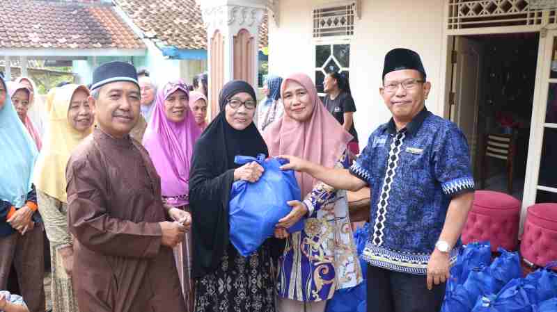 Menyambut Idul Fitri, IIB Darmajaya Hadirkan Kepedulian bagi Warga Sekitar Menyambut Idul Fitri, IIB Darmajaya Hadirkan Kepedulian bagi Warga Sekitar