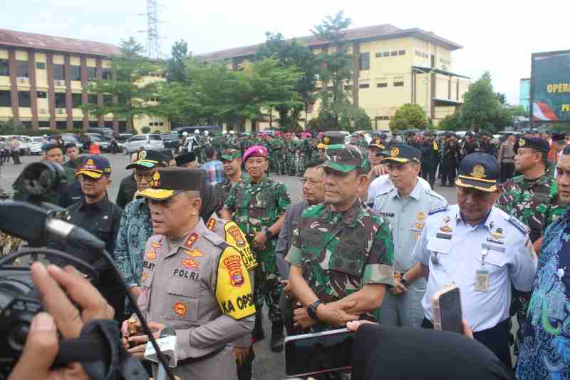 Danrem 043/Gatam Hadiri Apel Gelar Pasukan Operasi Ketupat Krakatau 2025 Danrem 043/Gatam Hadiri Apel Gelar Pasukan Operasi Ketupat Krakatau 2025