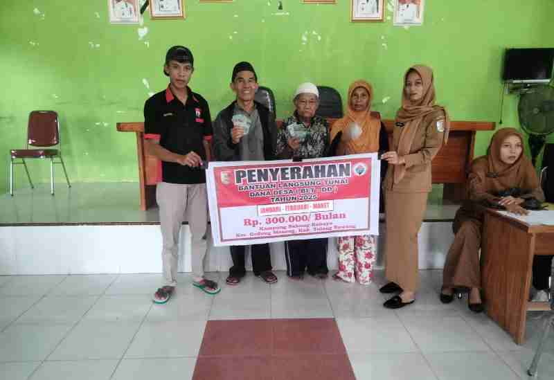 Kepala Kampung Bakung Rahayu Salurkan BLT Tahap Pertama kepada 40 KPM Kepala Kampung Bakung Rahayu Salurkan BLT Tahap Pertama kepada 40 KPM