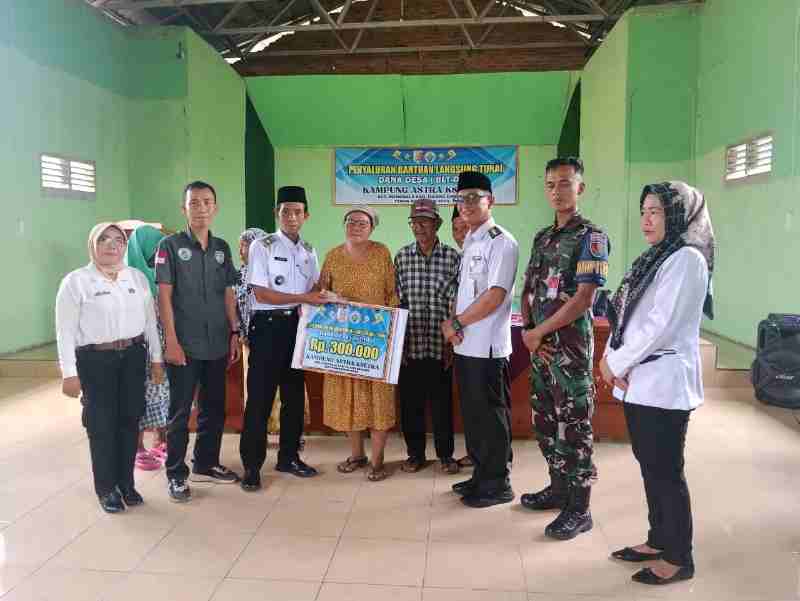 Kekam Astra ksetra Menyalurkan Bantuan Langsung Tunai Dana Desa (BLT-DD) Ke 31 (KPM) TA 2025 Kekam Astra ksetra Menyalurkan Bantuan Langsung Tunai Dana Desa (BLT-DD) Ke 31 (KPM) TA 2025