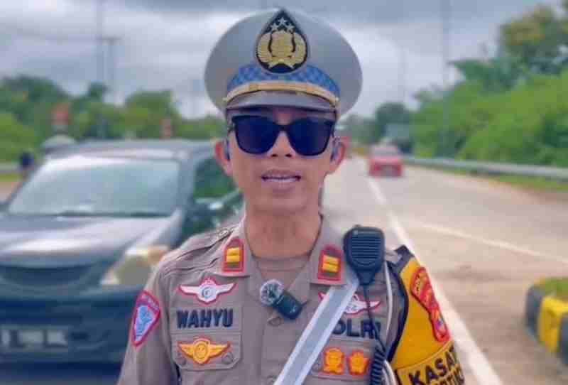 Mengurai Kepadatan Arus Lalu Lintas, Hari ke-2 Lebaran Polres Lamteng Berlakukan Pola Tekuk Kiri Mengurai Kepadatan Arus Lalu Lintas, Hari ke-2 Lebaran Polres Lamteng Berlakukan Pola Tekuk Kiri