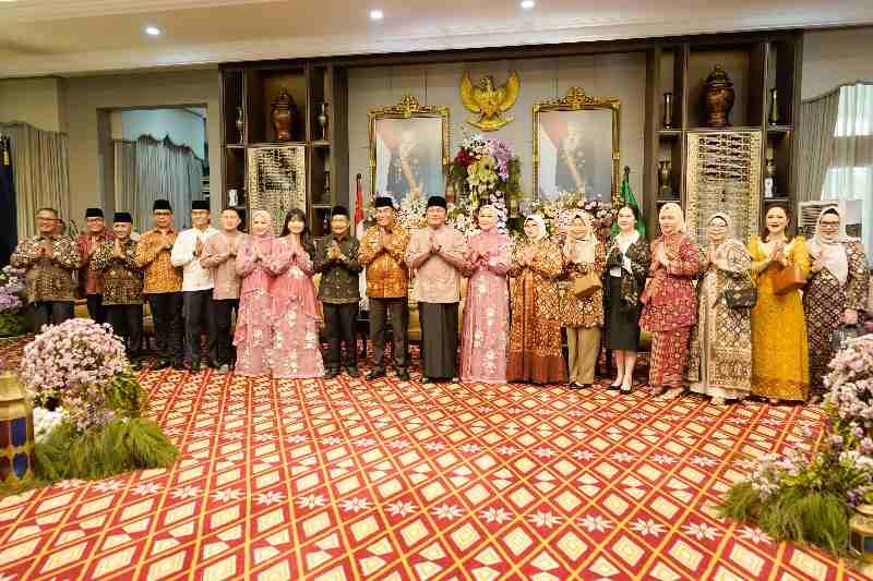 Silaturahmi Idul Fitri, Bupati Muba Boyong Forkopimda Kunjungi Gubernur dan Forkopimda Sumsel Silaturahmi Idul Fitri, Bupati Muba Boyong Forkopimda Kunjungi Gubernur dan Forkopimda Sumsel