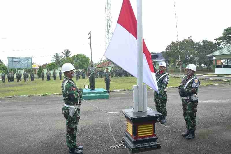 Kodim 0426/TB Gelar Upacara Bendera Bulanan, Tekankan Profesionalisme dan Integritas Prajurit Kodim 0426/TB Gelar Upacara Bendera Bulanan, Tekankan Profesionalisme dan Integritas Prajurit