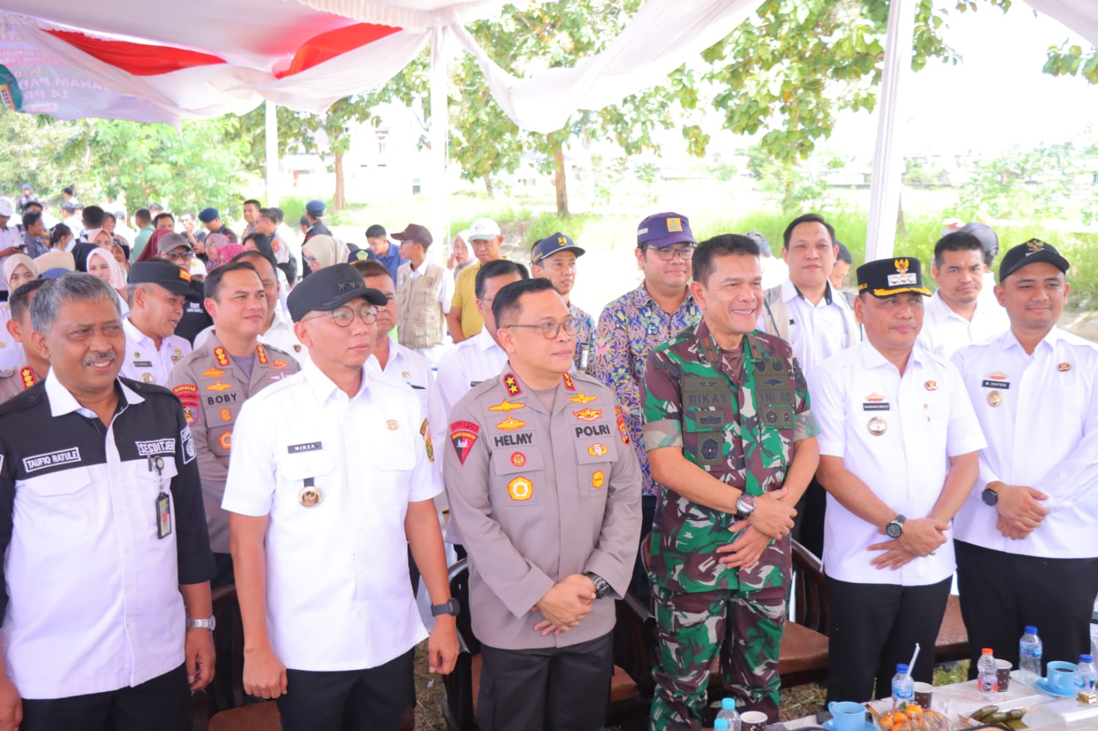 Kapolda Lampung Hadiri Gerak Tanam Raya Padi Serentak, Dukung Ketahanan Pangan Nasional Kapolda Lampung Hadiri Gerak Tanam Raya Padi Serentak, Dukung Ketahanan Pangan Nasional