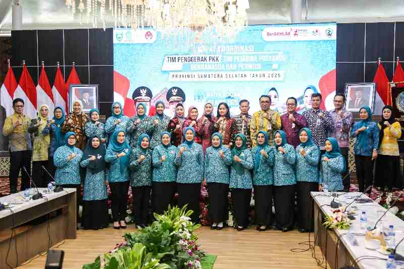 Ikuti Rakor di Griya Agung, TP PKK Hj Patimah Toha Siap Sinergi Untuk Menyelaraskan Program Kerja Ikuti Rakor di Griya Agung, TP PKK Hj Patimah Toha Siap Sinergi Untuk Menyelaraskan Program Kerja