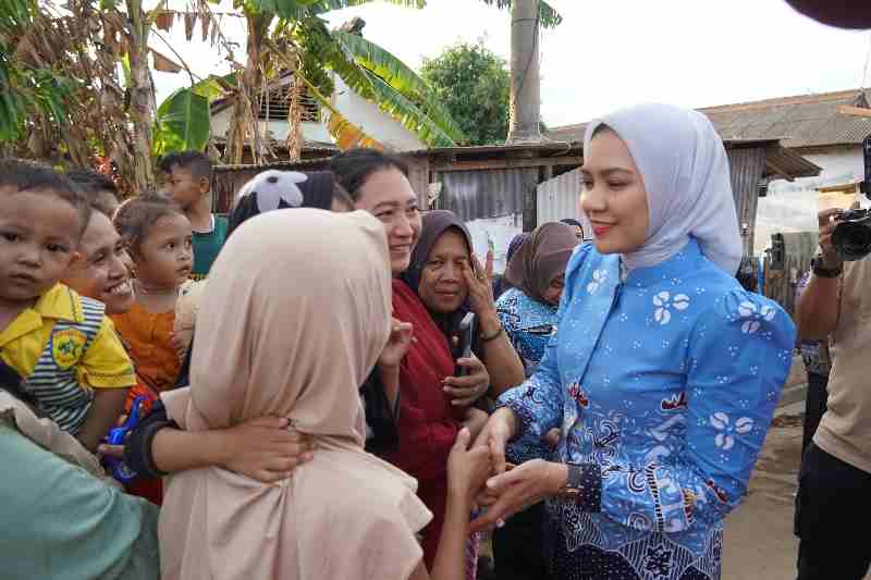 Peduli Korban Banjir, Ketua TP PKK Provinsi Lampung Apresiasi Relawan dan Serahkan Bantuan Peduli Korban Banjir, Ketua TP PKK Provinsi Lampung Apresiasi Relawan dan Serahkan Bantuan