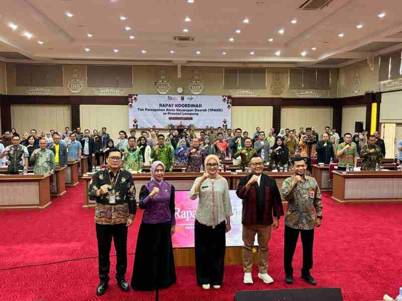 Wakil Bupati Lampung Barat Hadiri Rakor TPAKD 2025 di Bandar Lampung Wakil Bupati Lampung Barat Hadiri Rakor TPAKD 2025 di Bandar Lampung